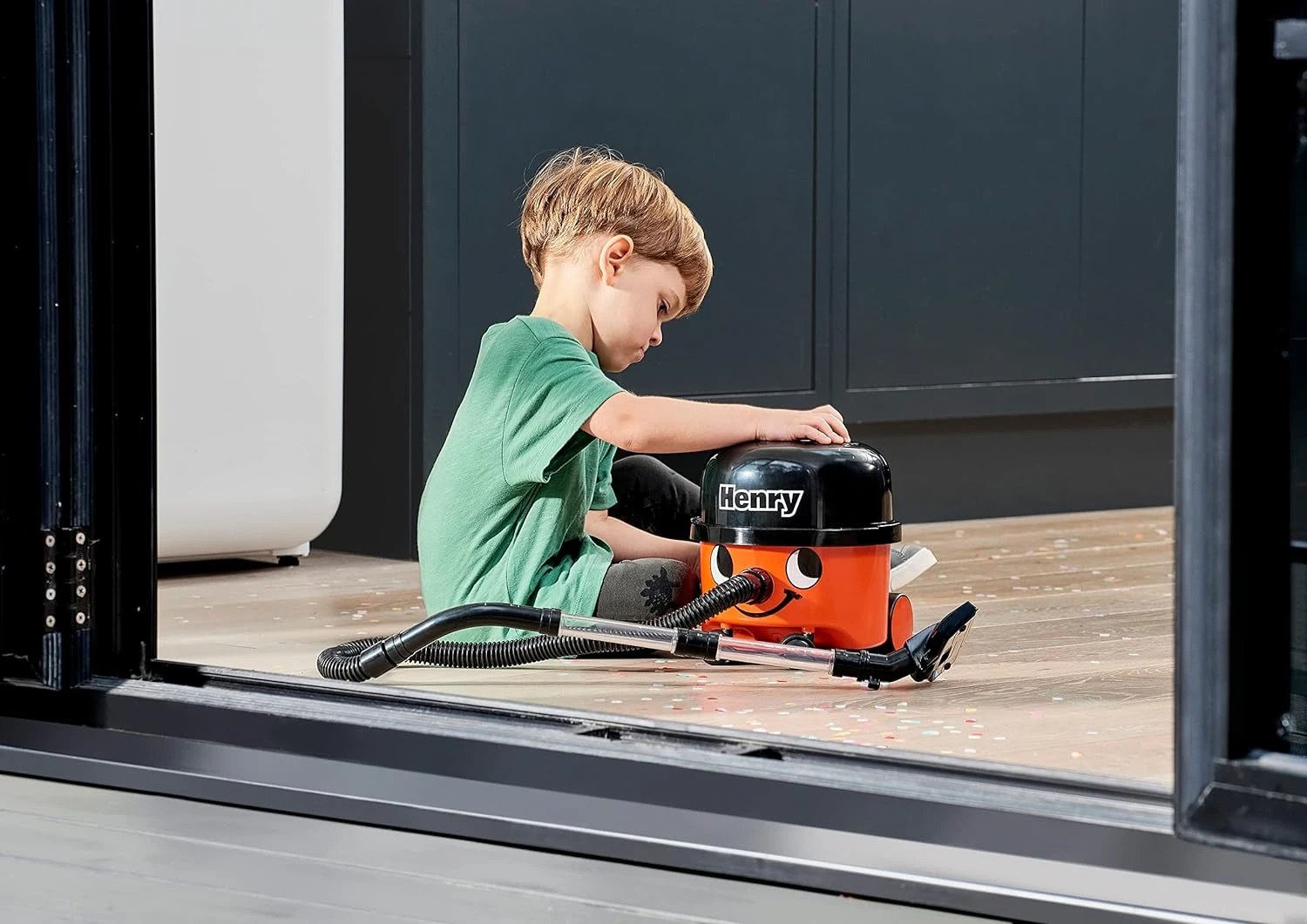 Casdon Henry Vacuum Cleaner. Toy Vacuum Cleaner For Children Aged 3+. Looks And Works Just Like The Real Thing,Red/Black 4 Casdon Henry Vacuum Cleaner. Toy Vacuum Cleaner For Children Aged 3+. Looks And Works Just Like The Real Thing,Red/Black - Image 2